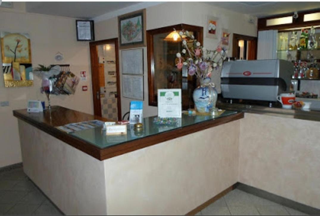 Hotel Franca Misano Adriatico Exterior foto